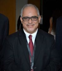 عزمي بشارة
